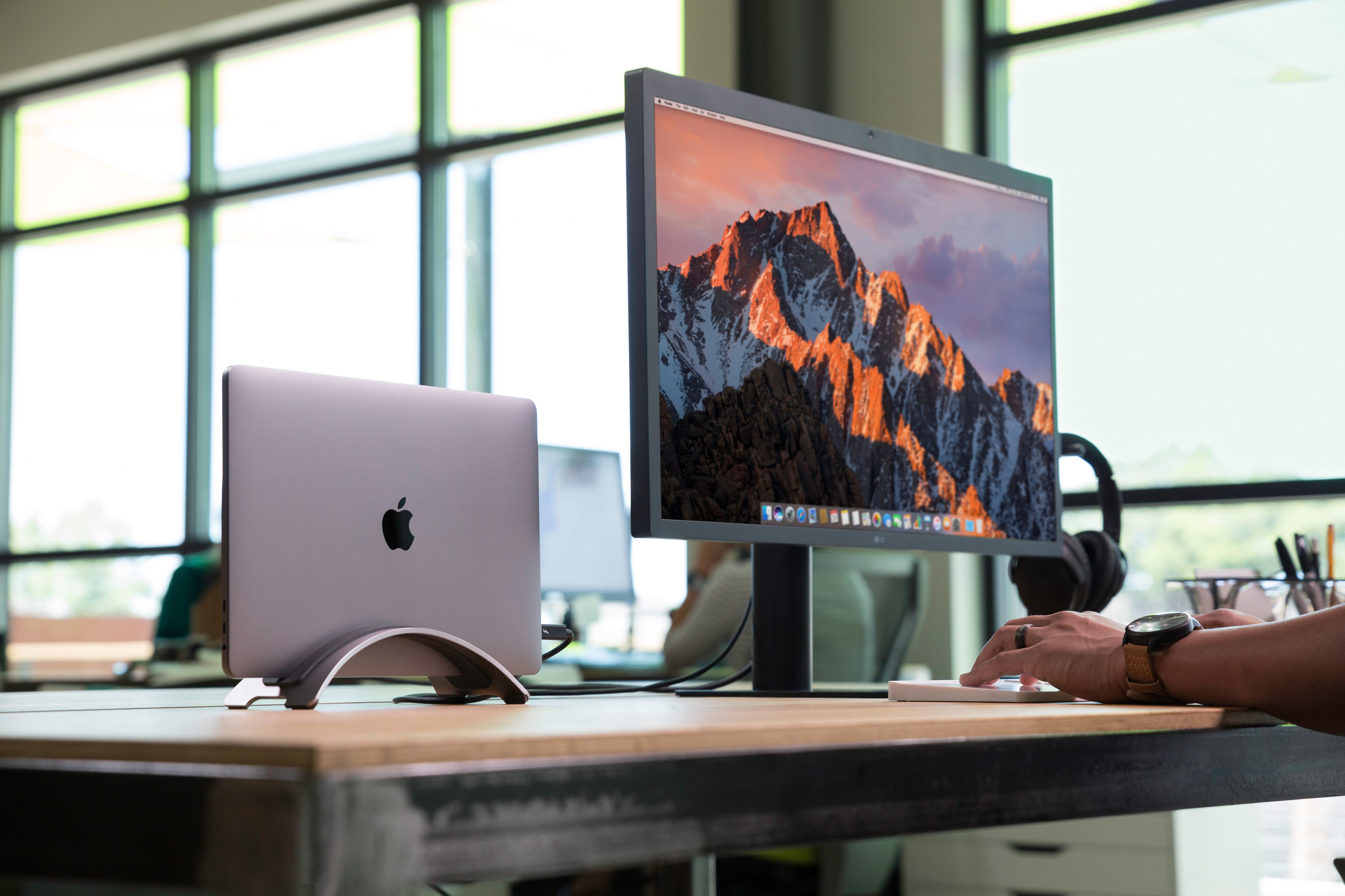 Twelve South BookArc Stand aus Stahl für MacBook / MacBook Air 11, 12, 13, 15