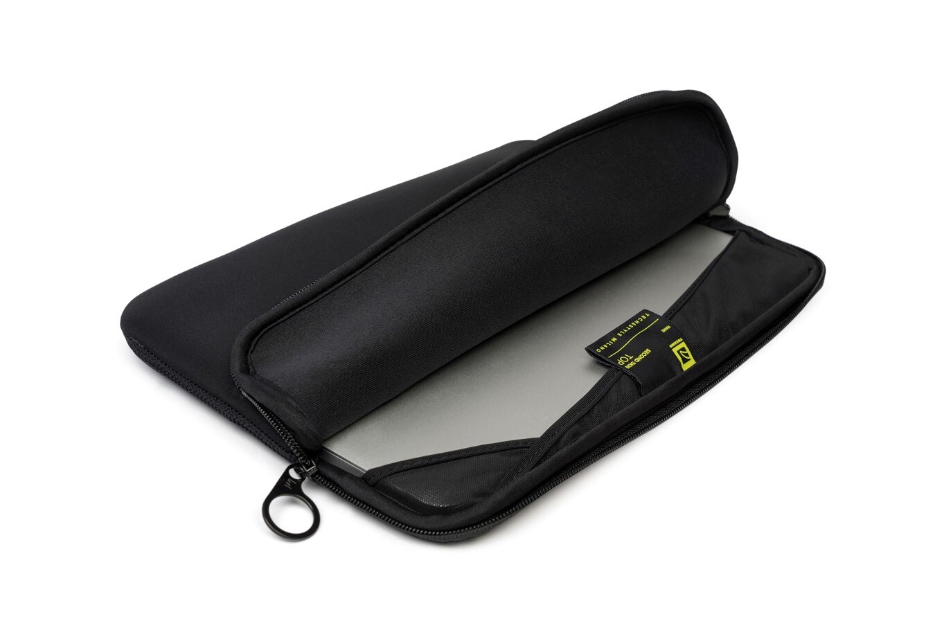 Tucano Second Skin Top Sleeve für MacBook Pro 16z (2019), schwarz