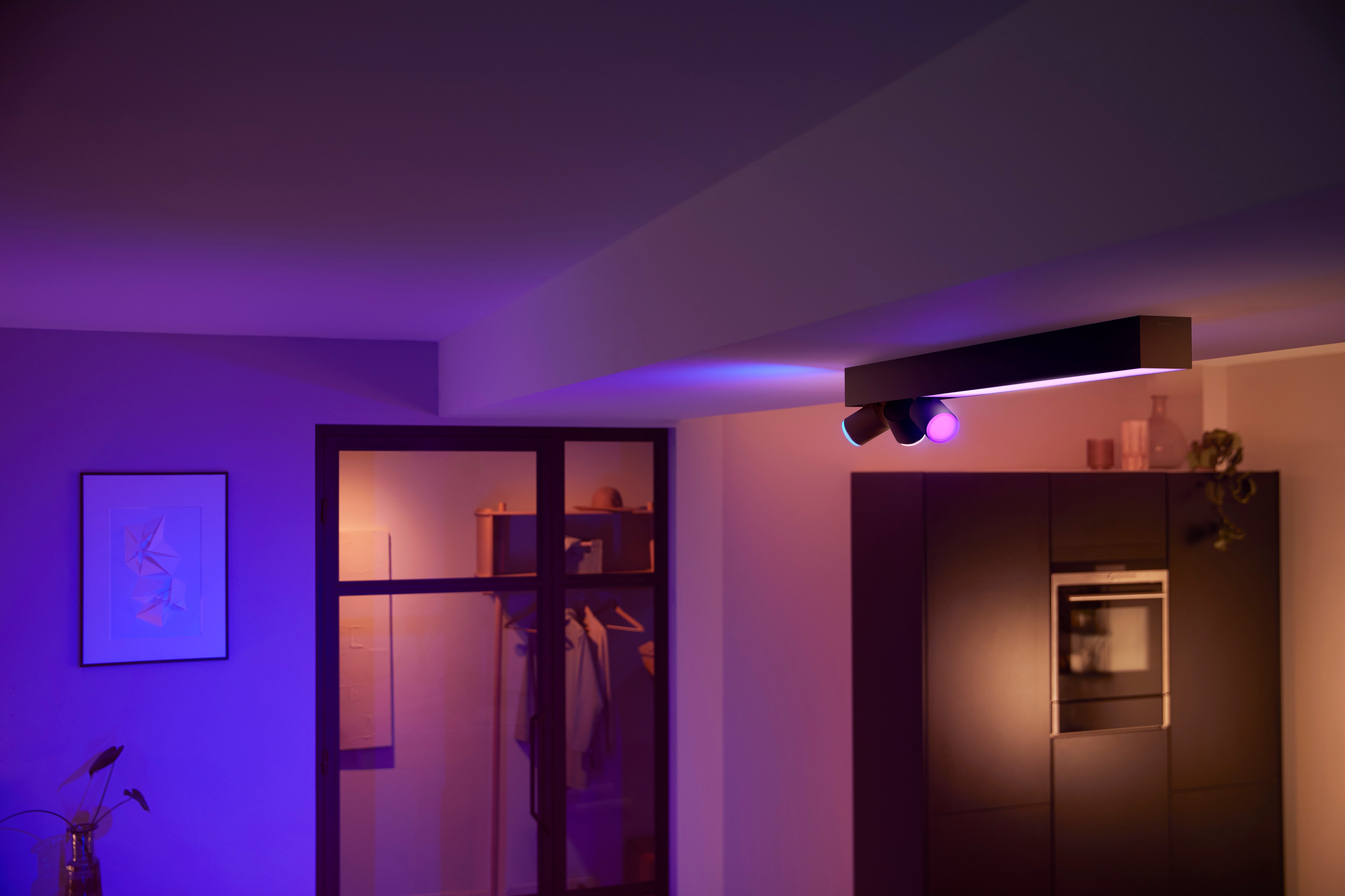 Philips Hue White &amp; Color Ambiance BT Centris Spot 3 flg. schwarz 3650lm