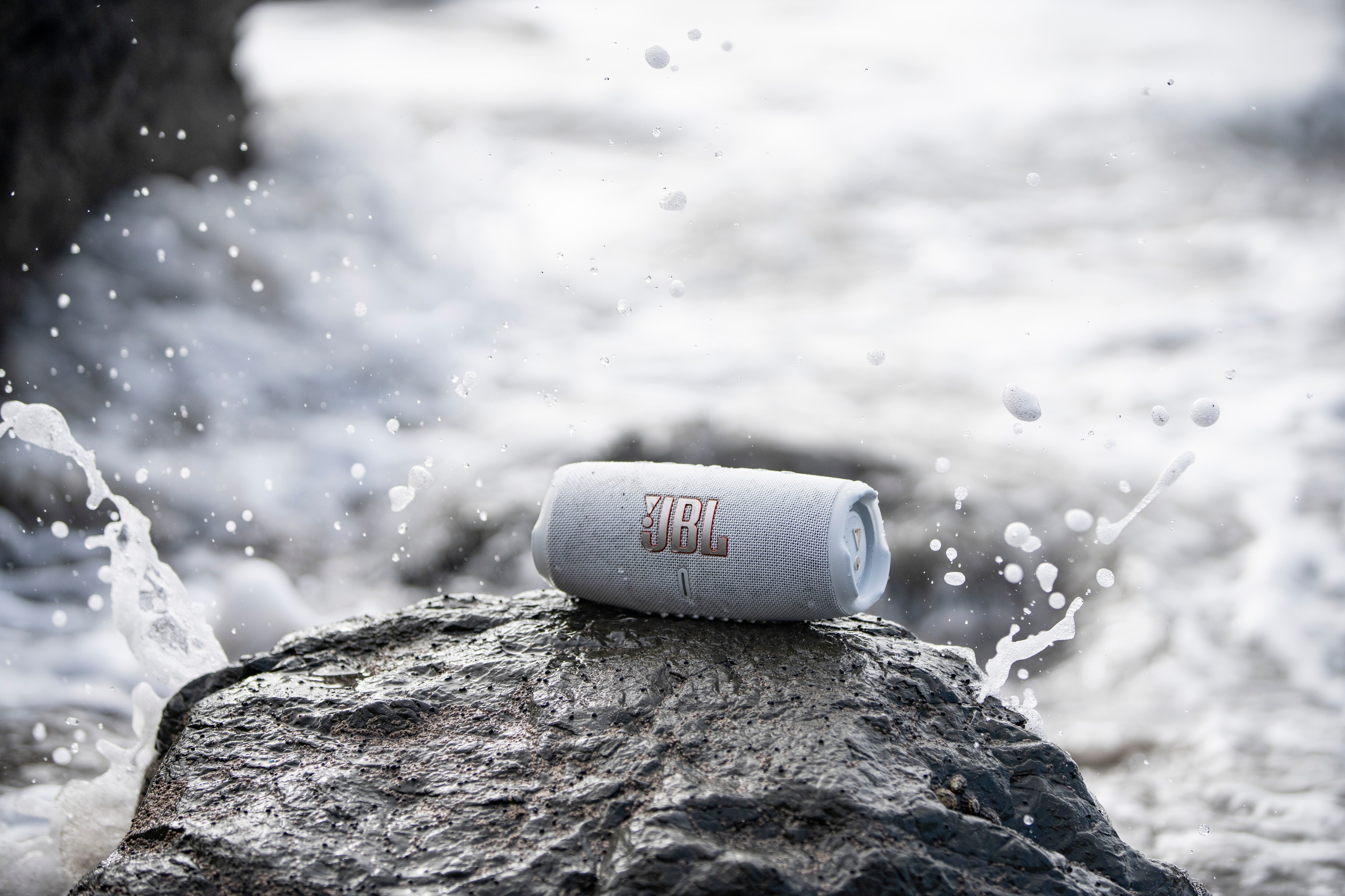 JBL Charge 5 Tragbarer Bluetooth-Lautsprecher grau