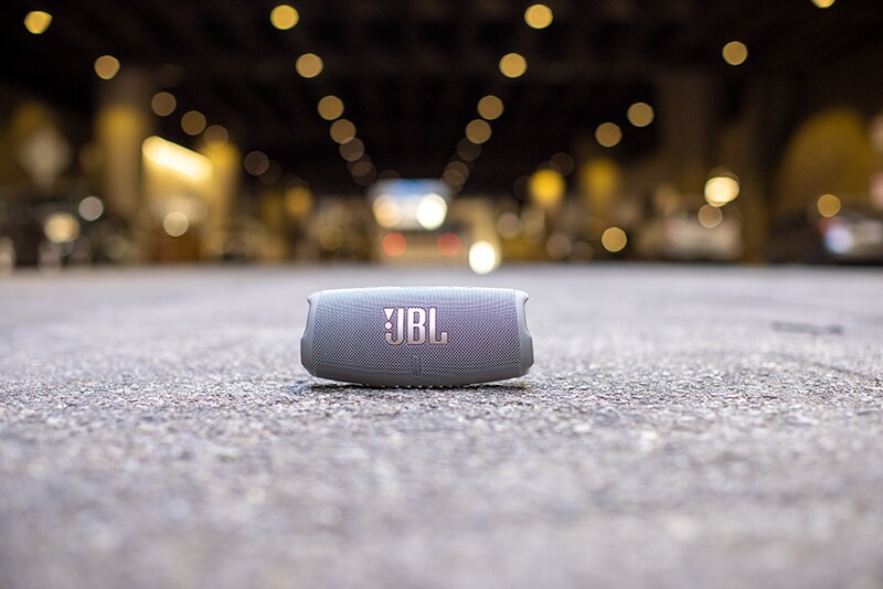 JBL Charge 5 Tragbarer Bluetooth-Lautsprecher grau