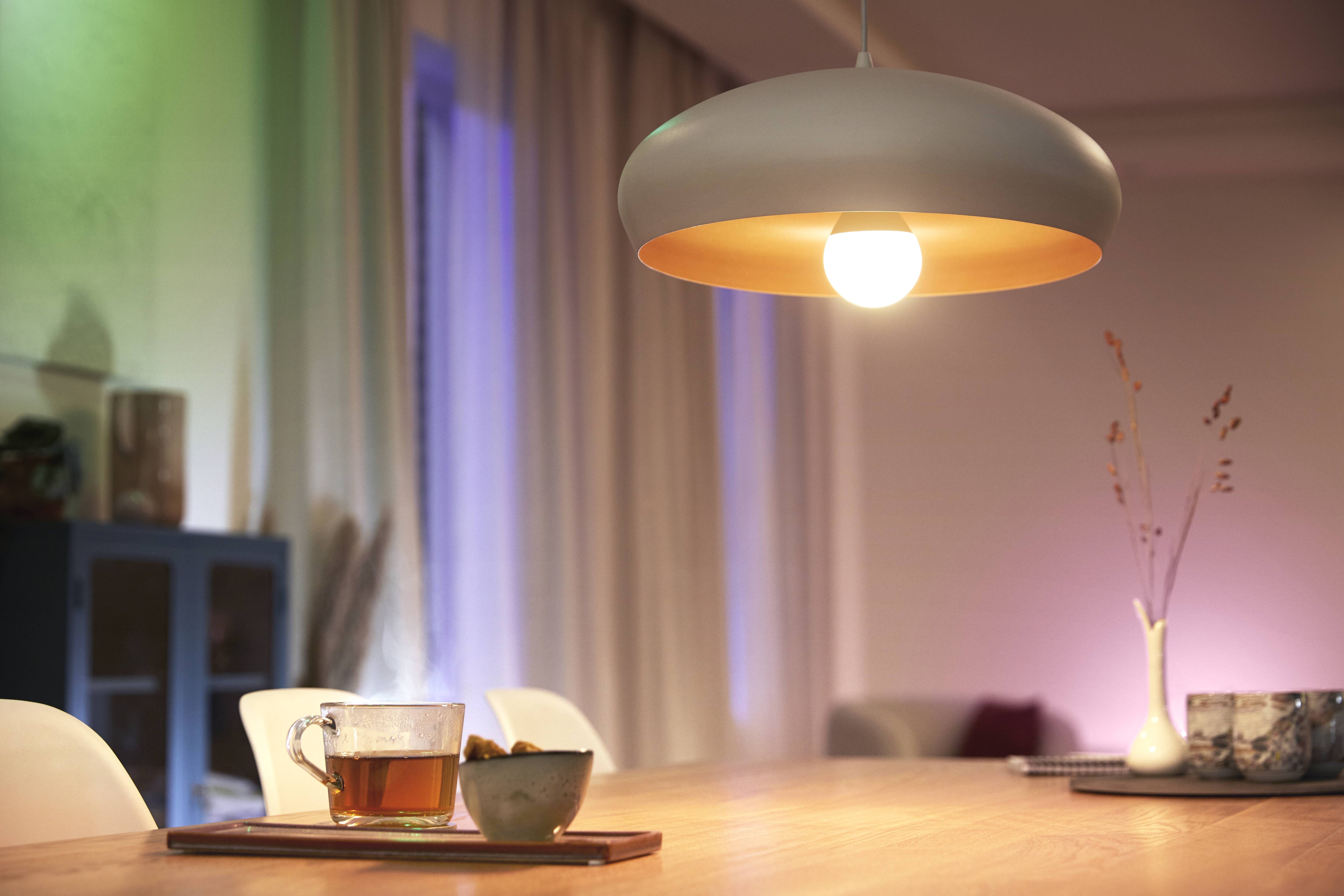 WiZ smarte Lampe mit warmweißem bis kaltweißem Licht A67 E27 Wi-Fi