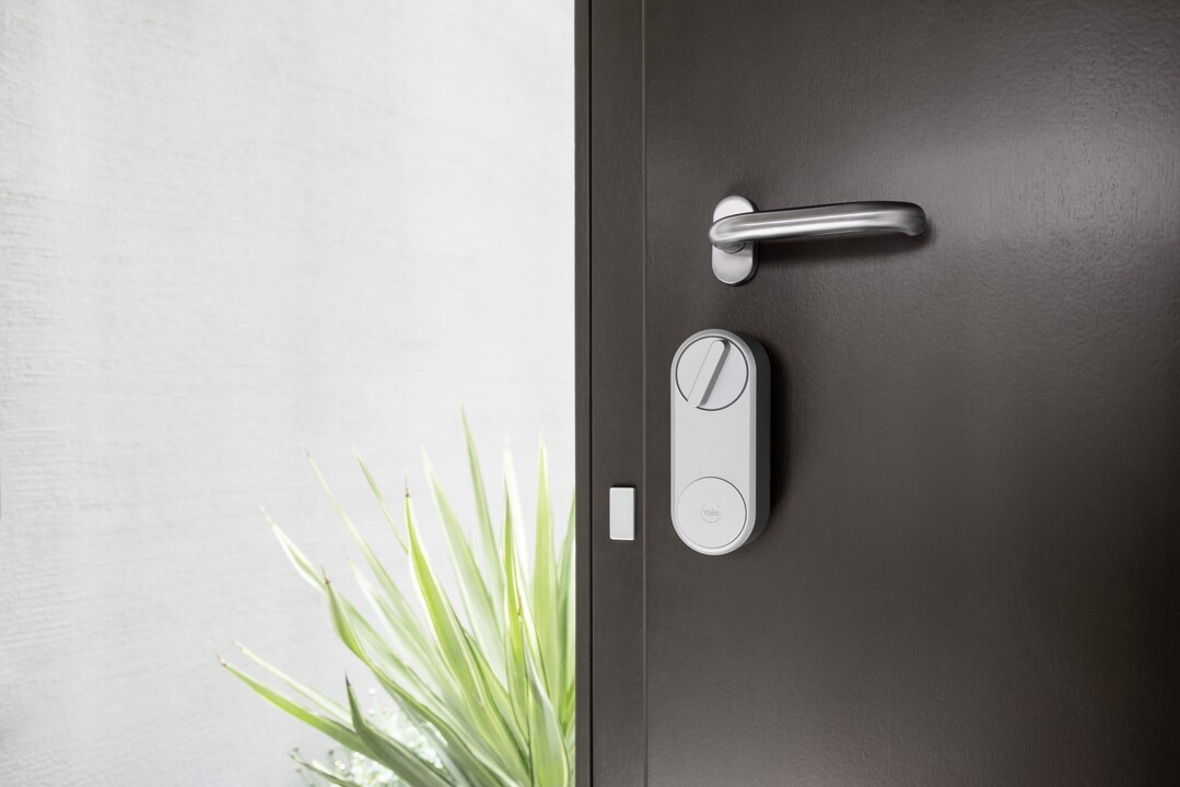 Bosch Smart Home Yale Linus® Smart Lock &amp; Yale Connect Wi-FiBridge