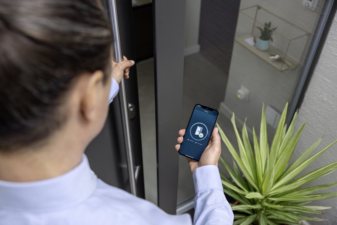 Bosch Smart Home Yale Linus® Smart Lock &amp; Yale Connect Wi-FiBridge