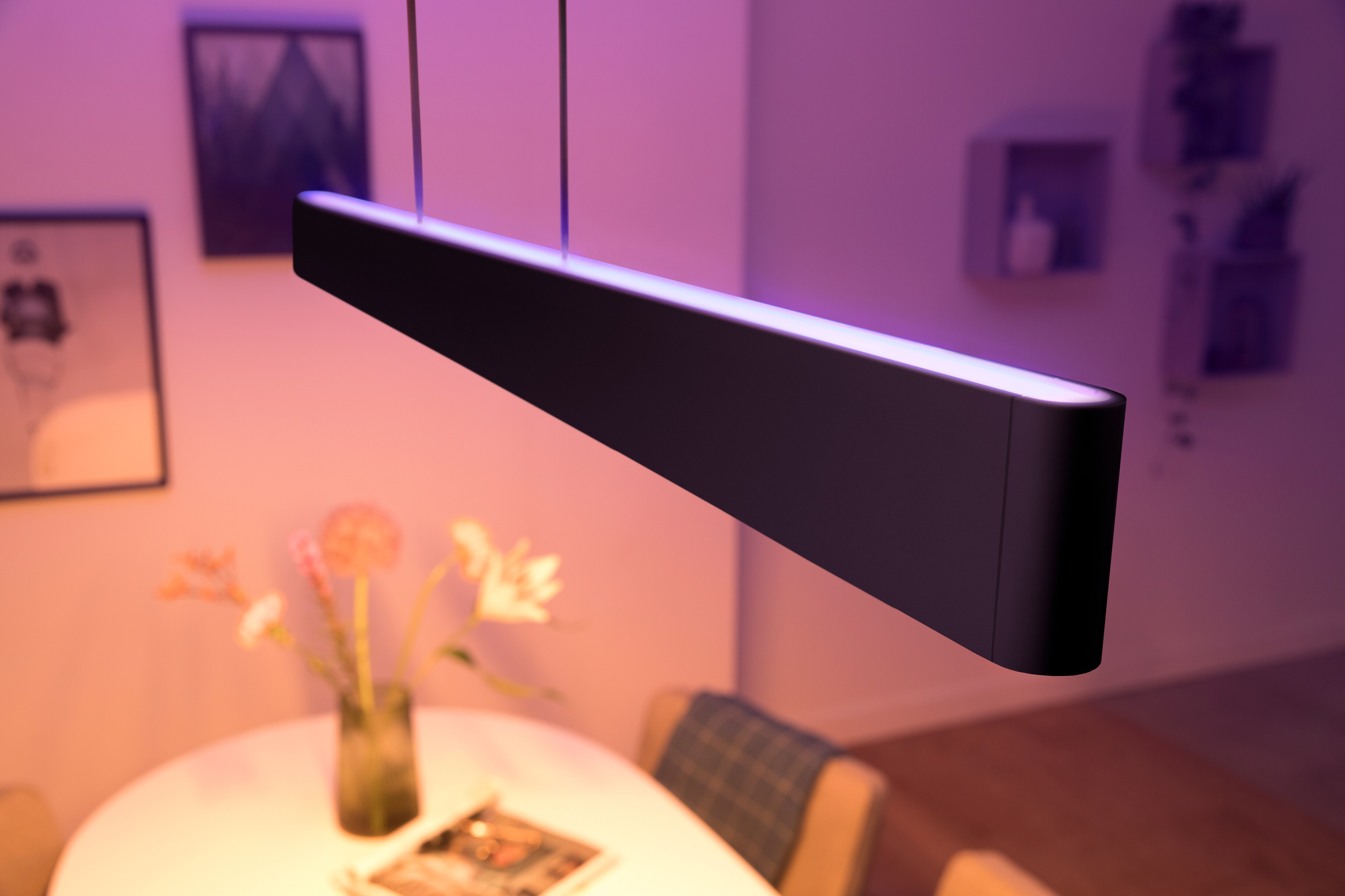 Philips Hue White &amp; Color Ambiance Ensis schwarz inkl. Dimmschalter V2 &amp; Bridge