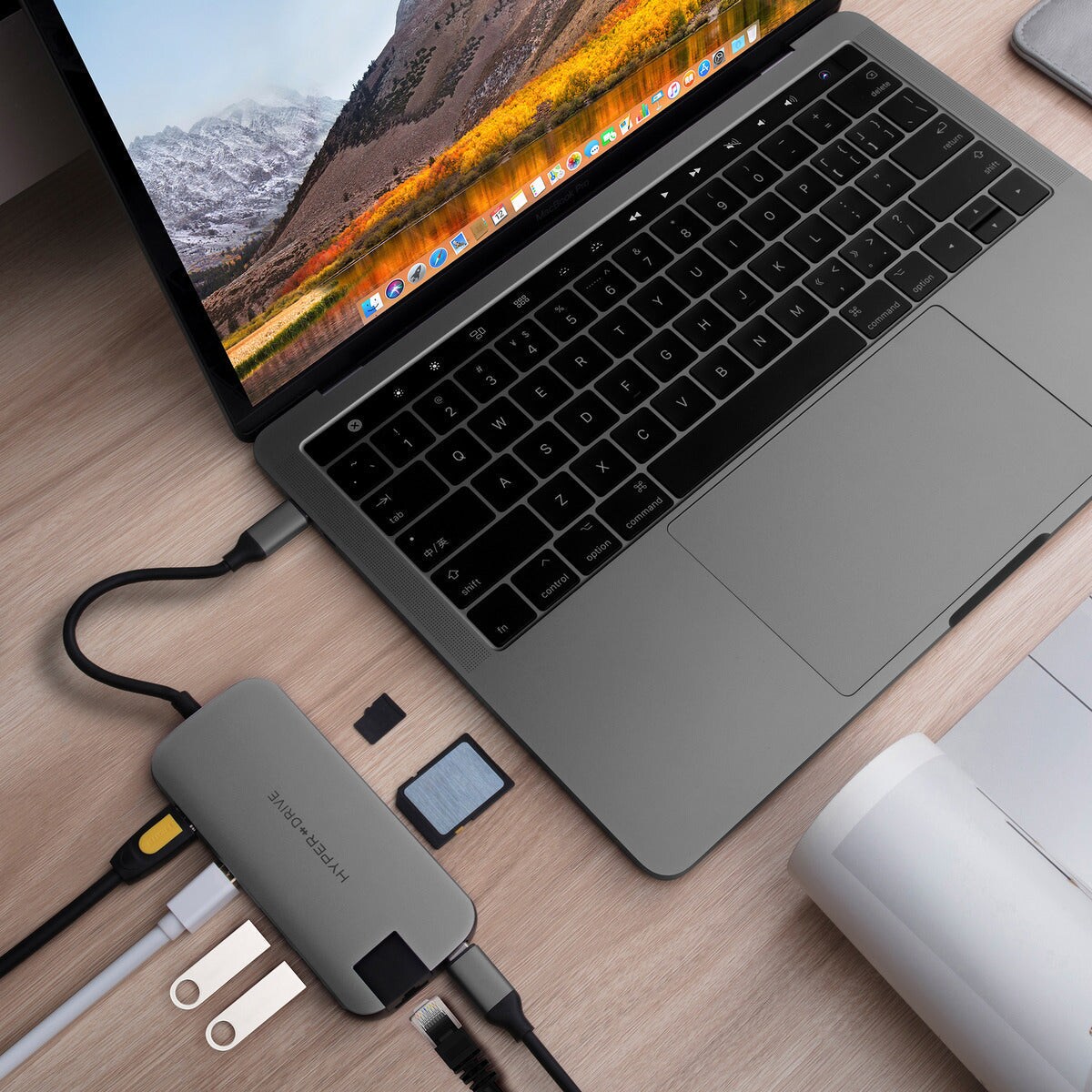 Hyper Drive Slim 8-in-1 USB-C Hub Grau