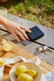 Senic Friends of Hue Outdoor Switch schwarz batterieloser Schalter Homekit