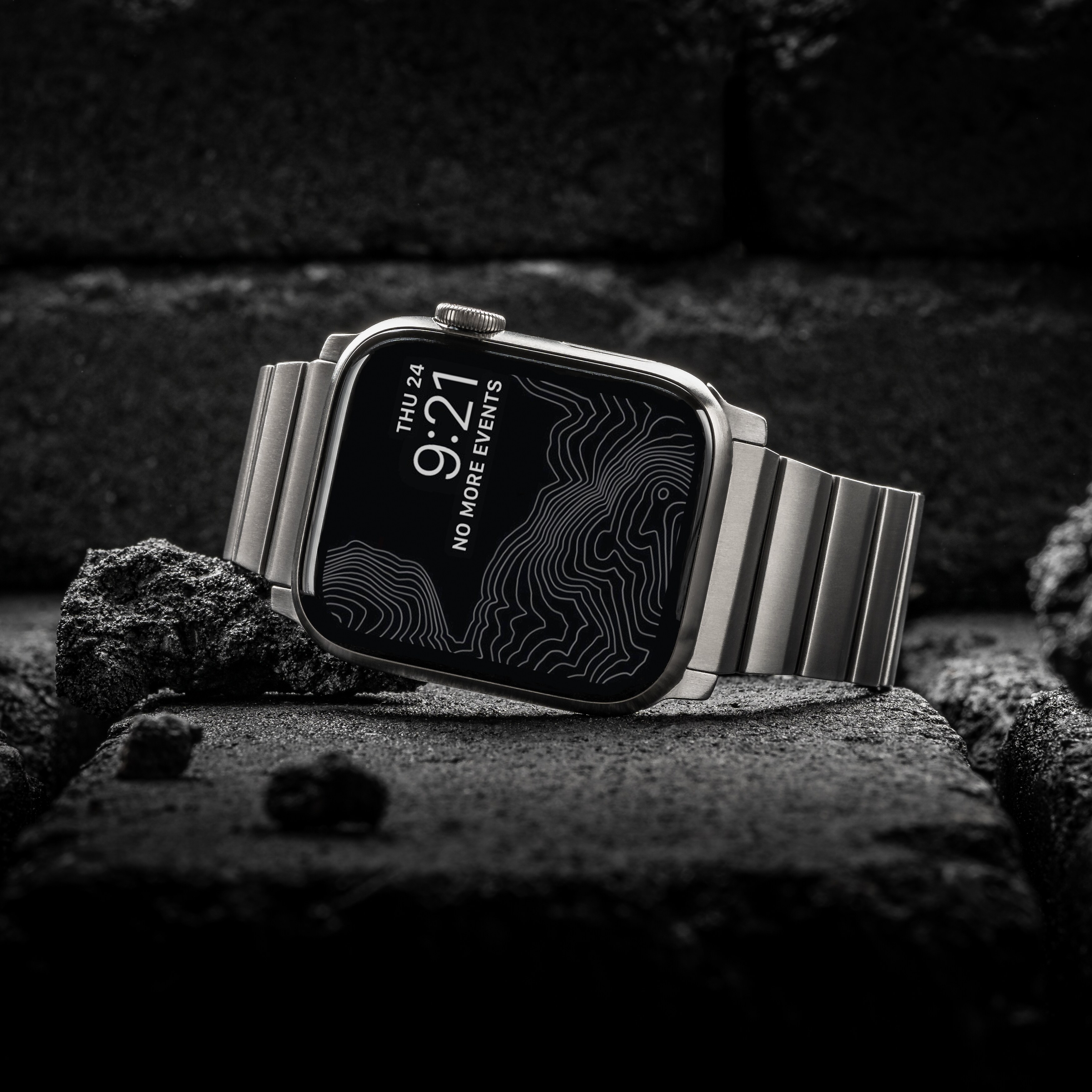 Nomad Armband Titanium Silber V2 42/44 mm ++ Cyberport