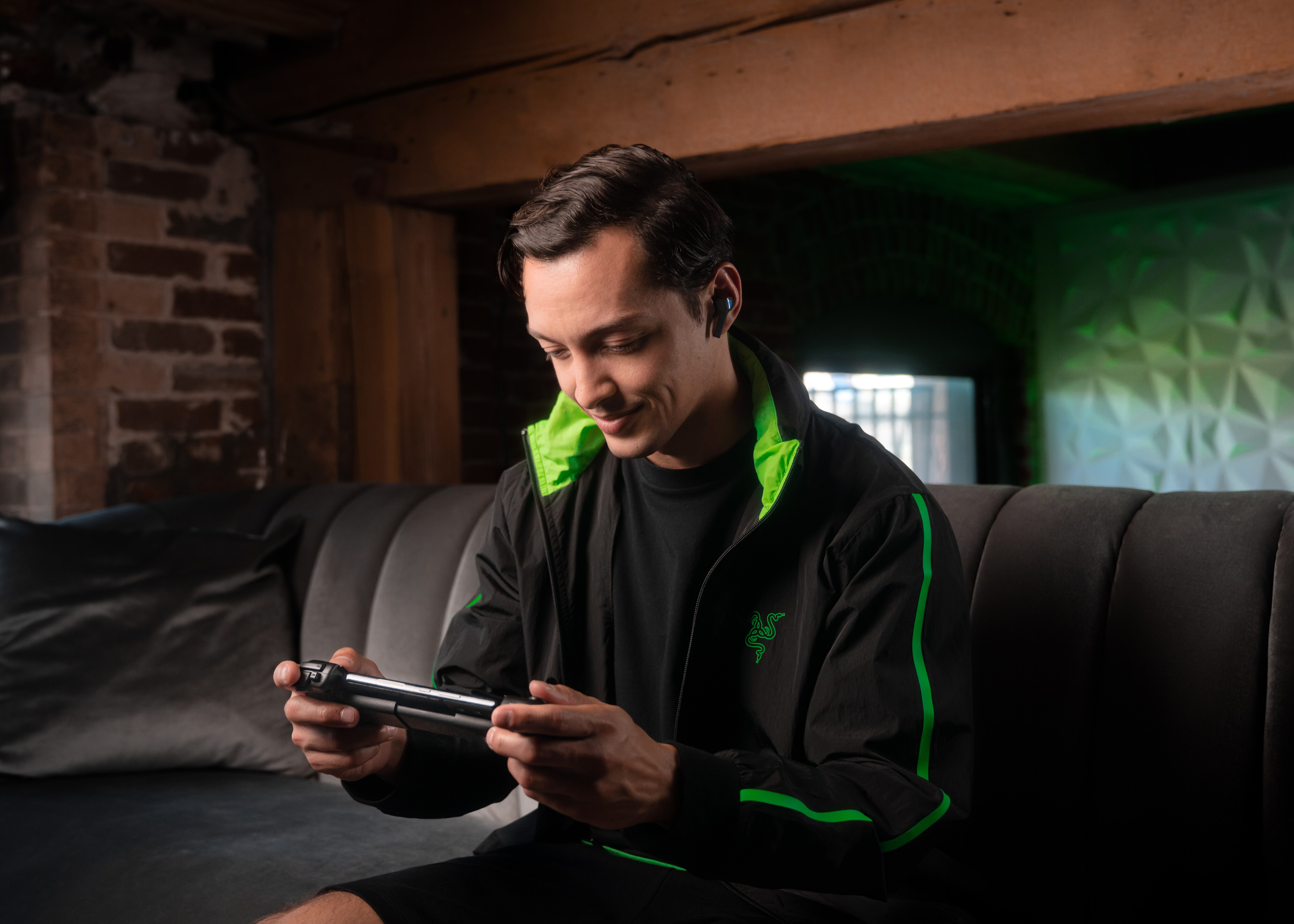 RAZER Kishi V2 - Game Pad für iPhone