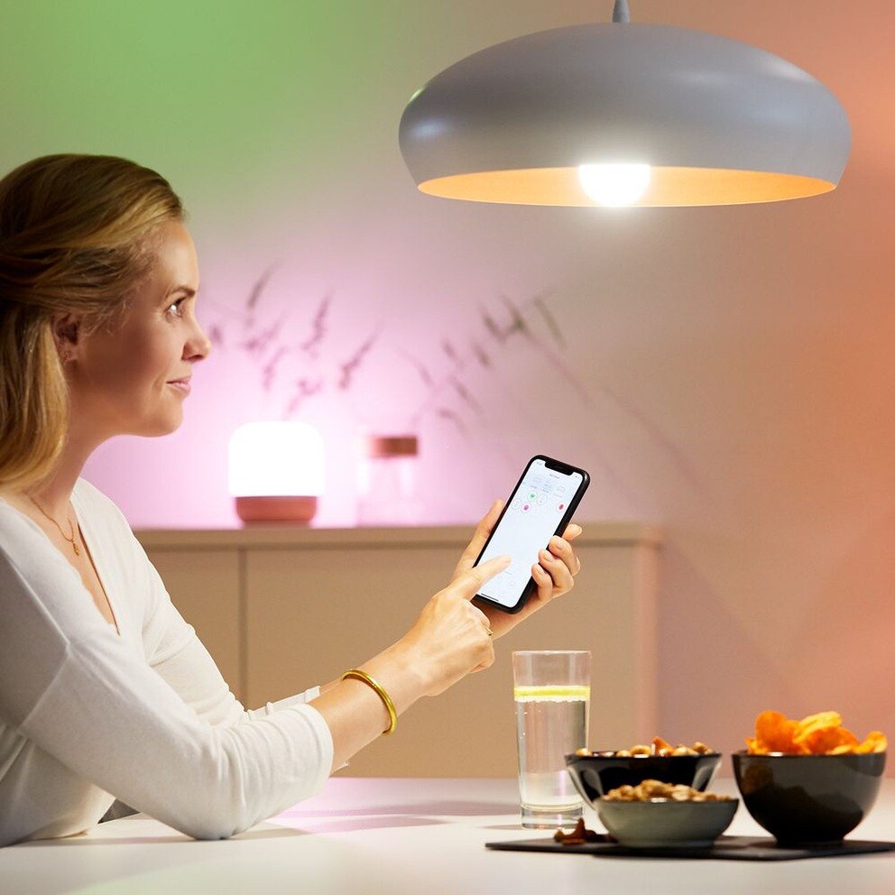 WiZ Smarte Lampe mit warmweißem bis kaltweißem Licht Standardform (60W) Pack