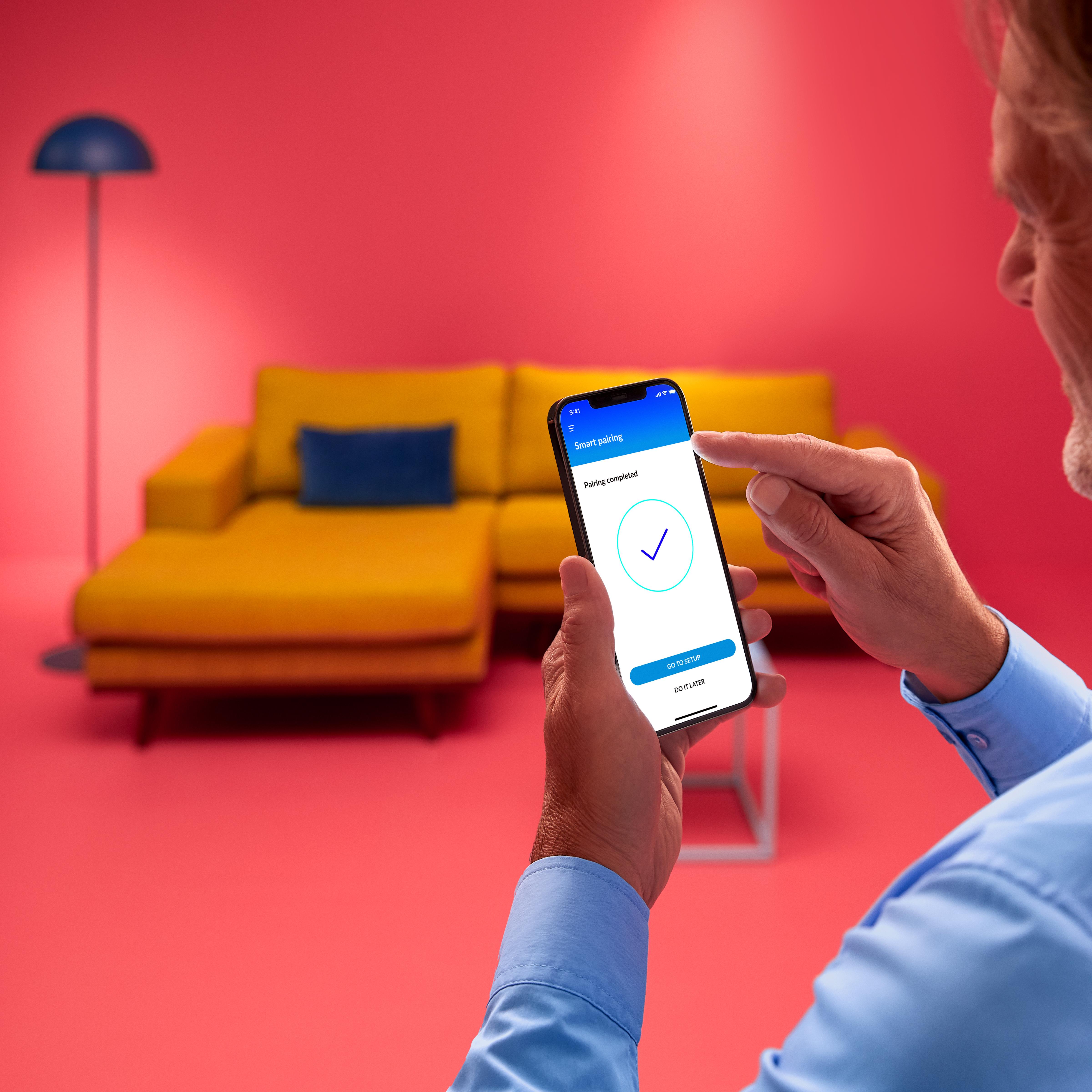 WiZ smarte Lampe mit bis zu 16 Millionen Farben Kerzenform E14 Wi-Fi