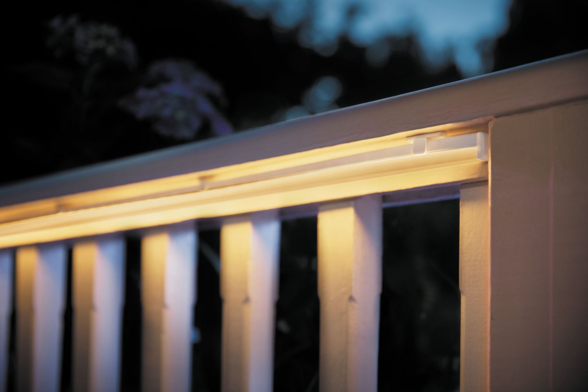 Philips Hue Lightstrip Outdoor 5m White &amp; Col. Amb. 1600lm Bluetooth