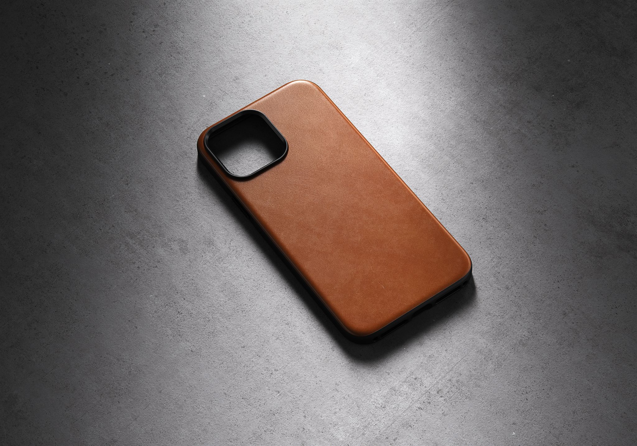 Nomad Modern Leather Case iPhone 14 English Tan