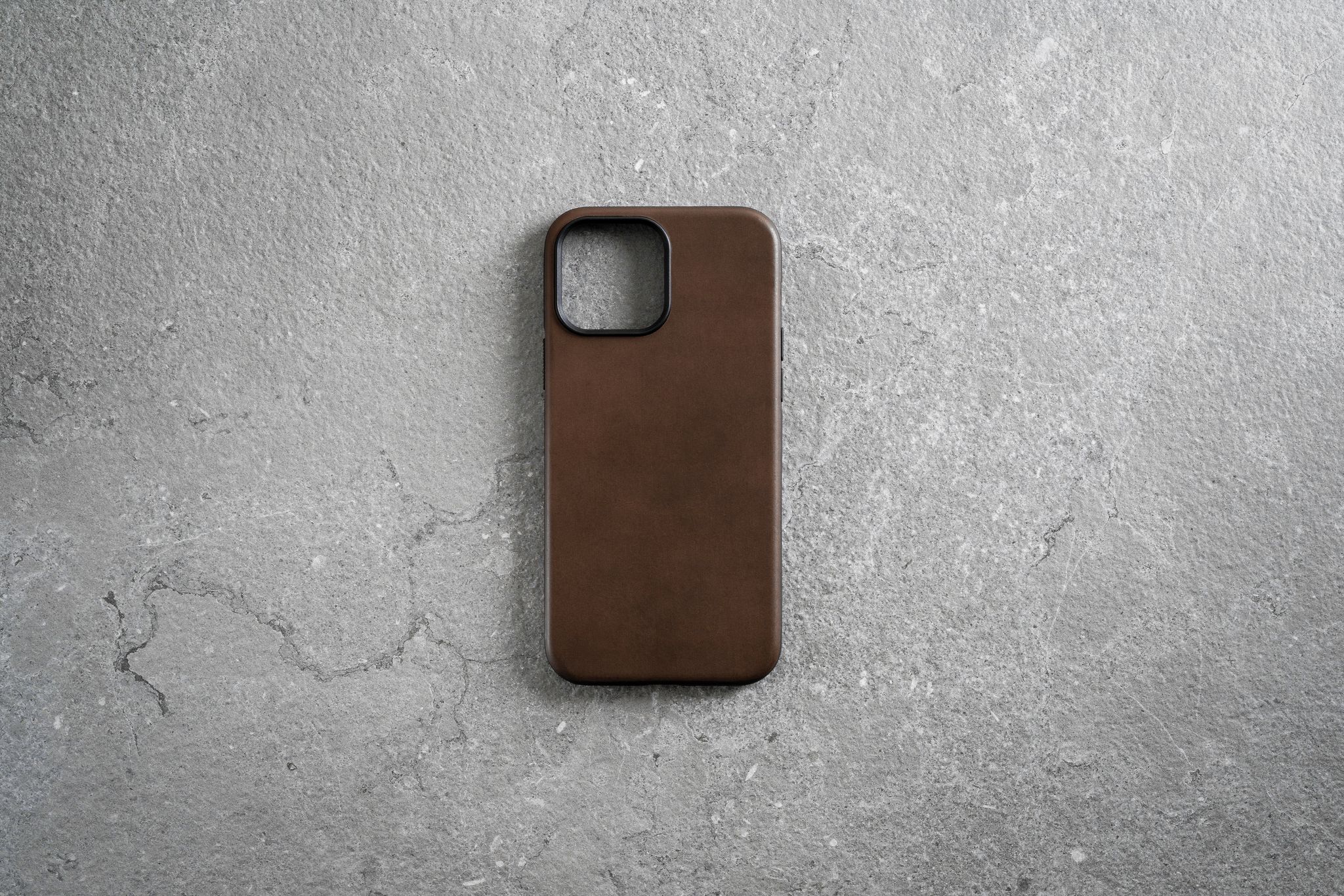 Nomad Modern Leather Case iPhone 14 Rustic Brown