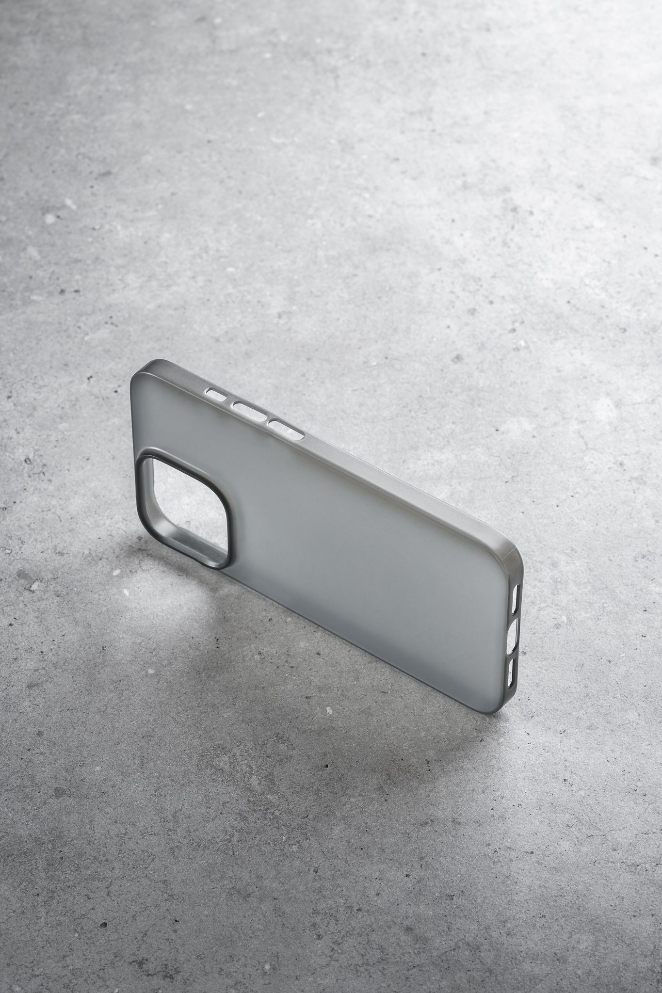 Nomad Super Slim iPhone 14 Carbide