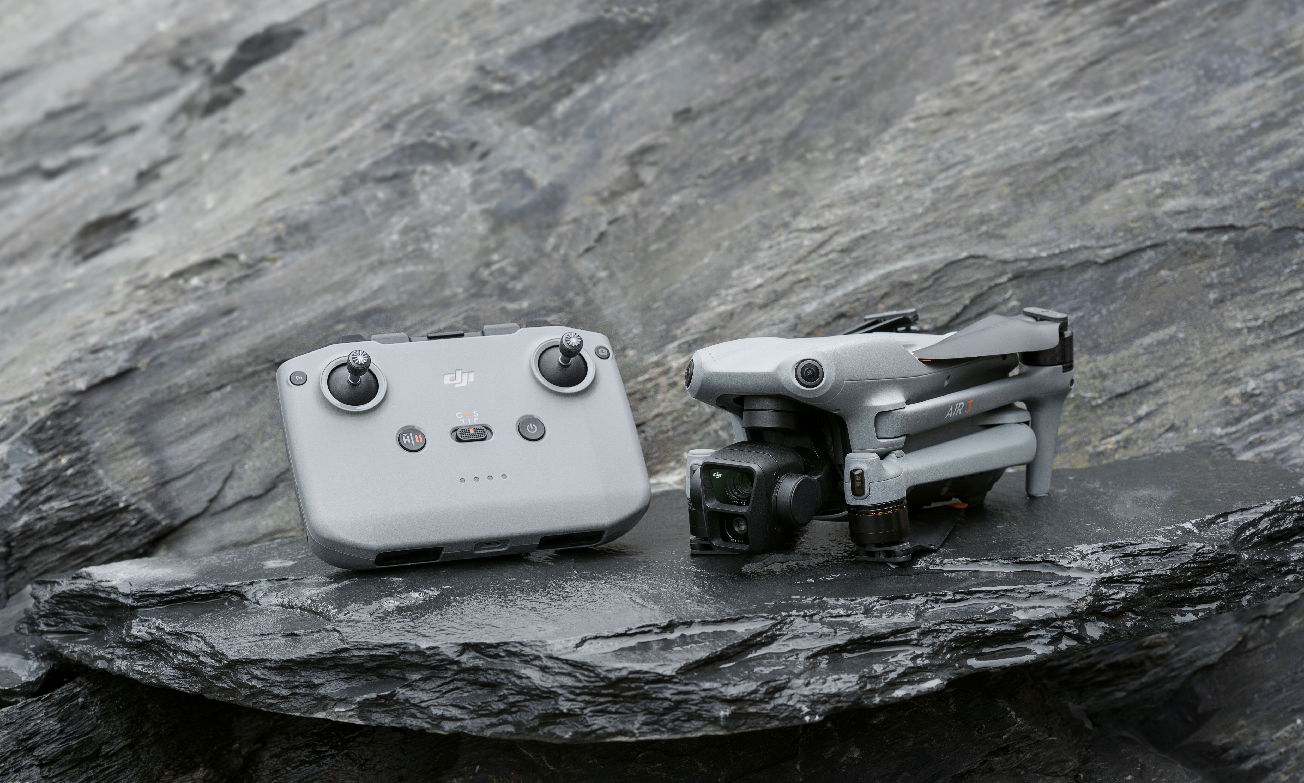 DJI Air 3 Fly More Combo Drohne mit DJI RC-N2 Fernsteuerung