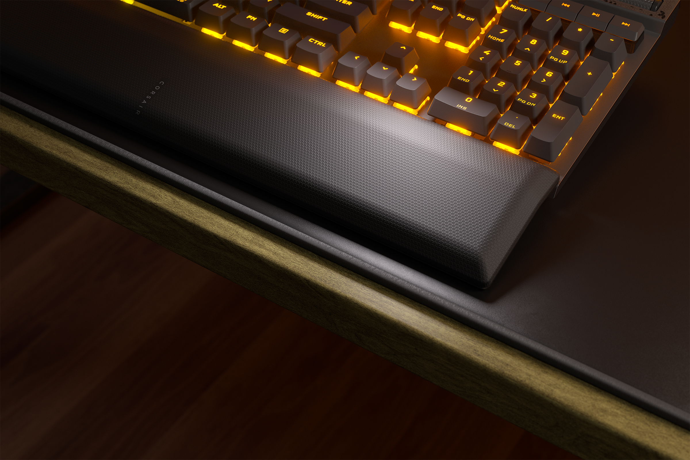 + K70 Cyberport Corsair MAX Gaming-Tastatur ++ RGB magnetisch-mechanische MGX-Schalter