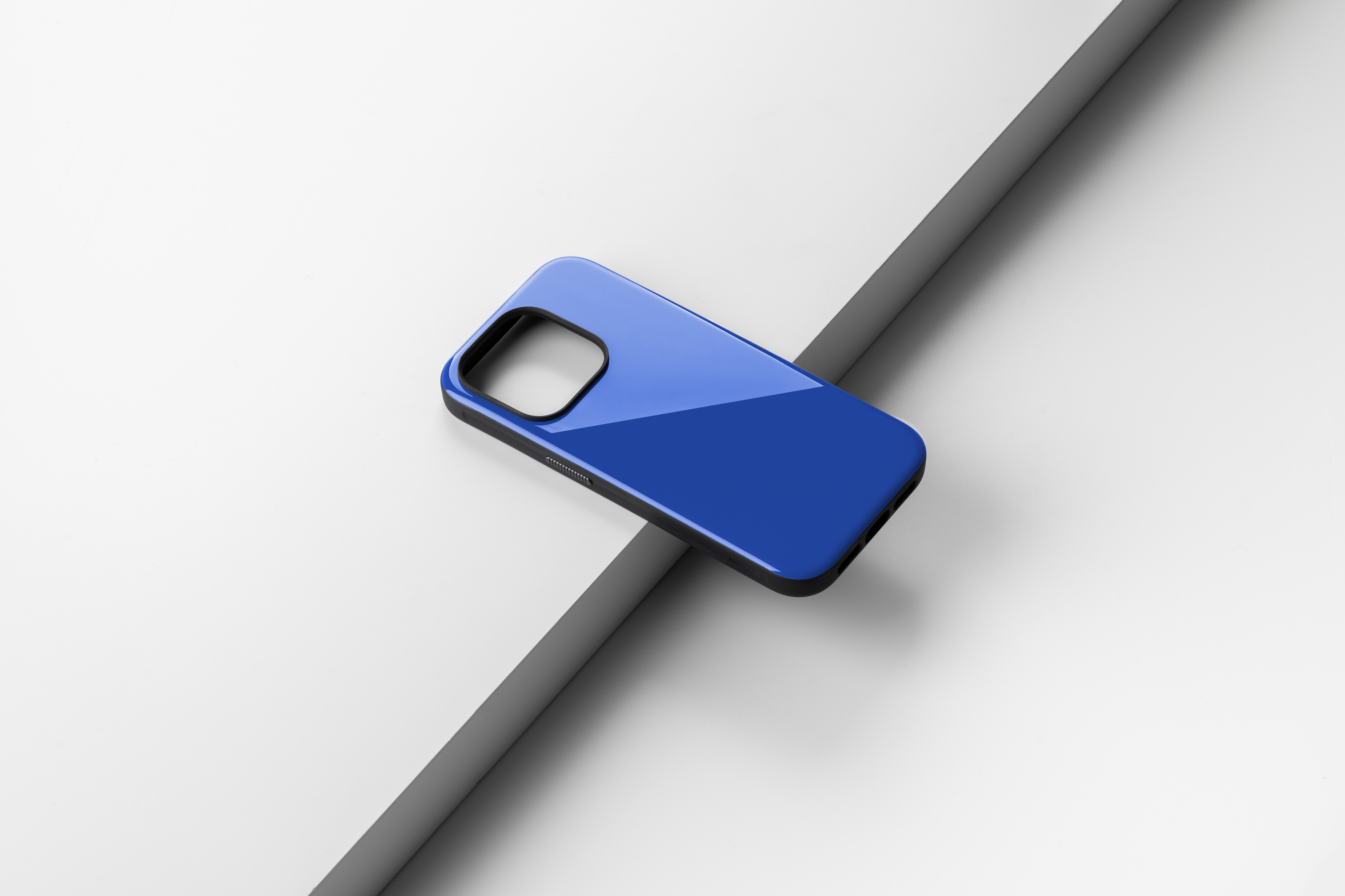 Nomad Sport Case iPhone 15 Pro Super Blue