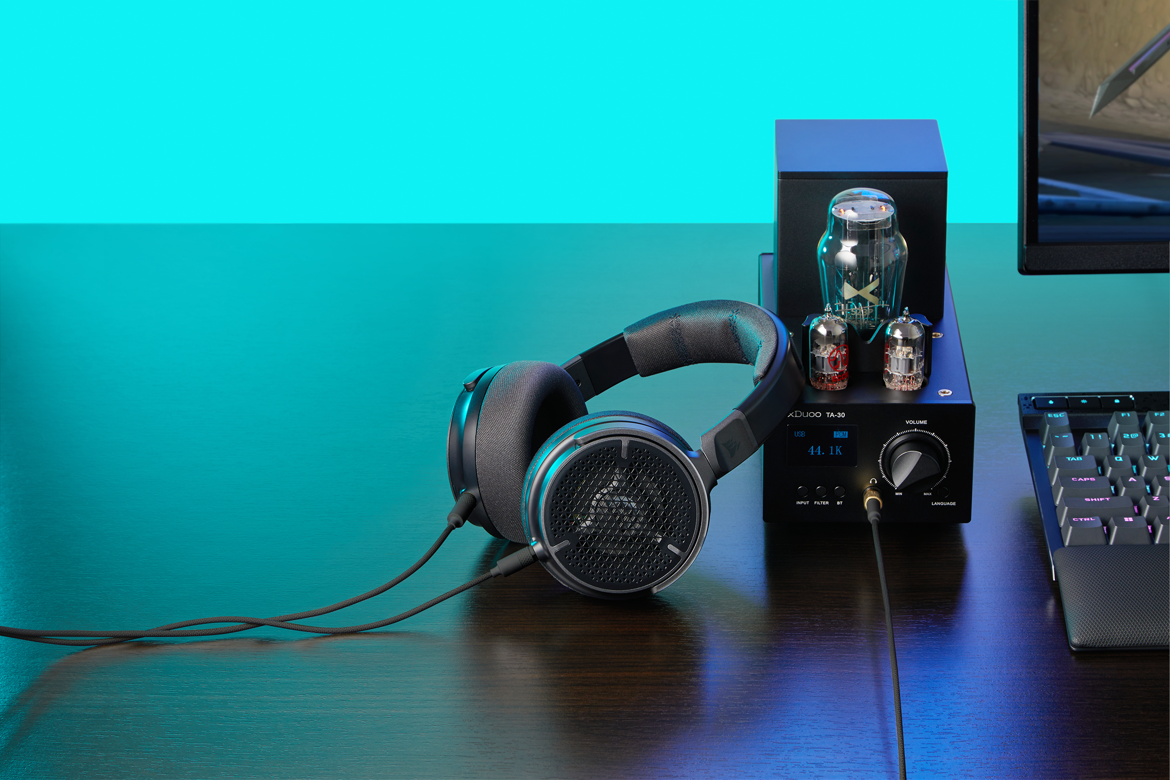 Corsair Virtuoso Pro Carbon - Streaming/Gaming-Headset mit Open-Back-Design