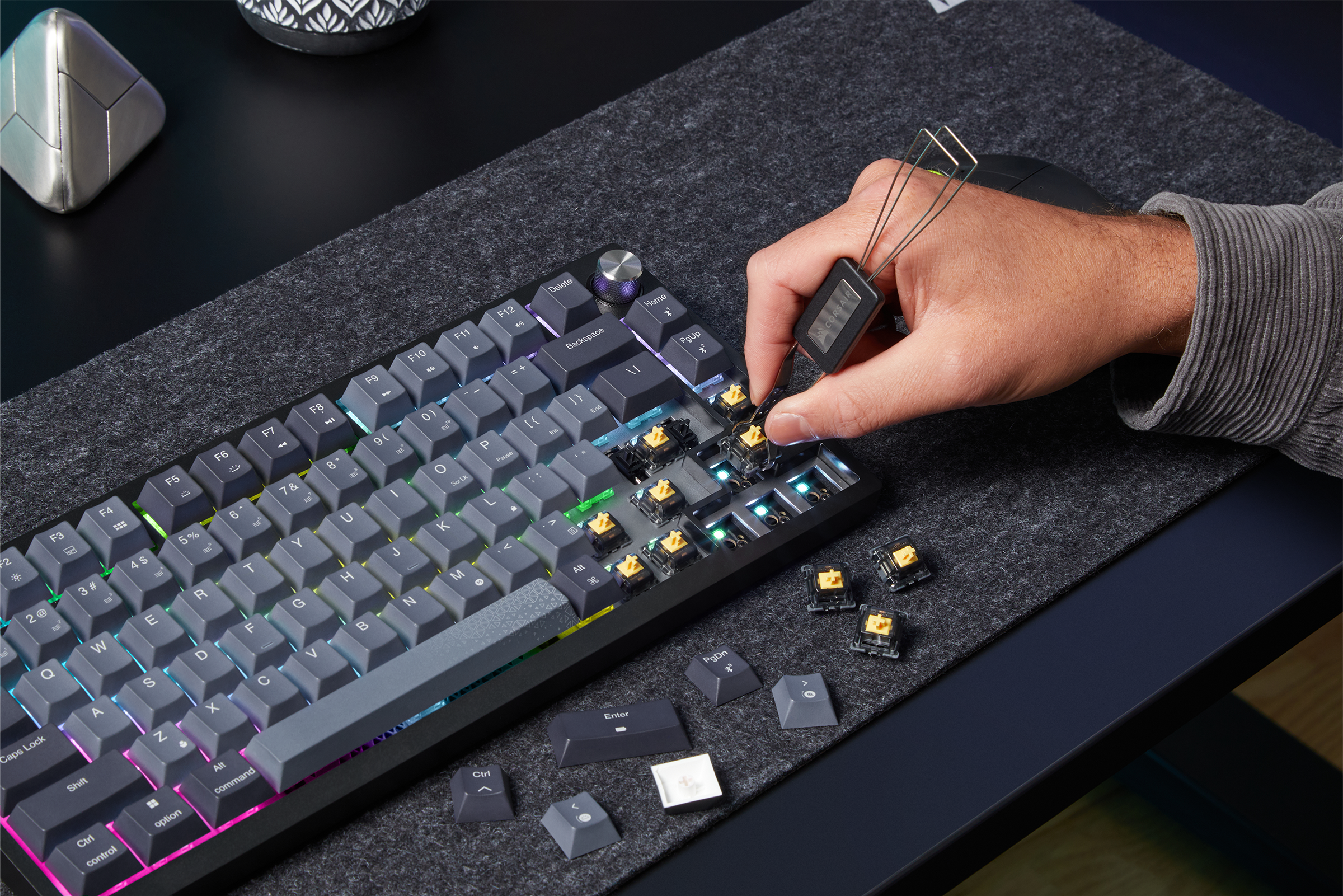 Corsair K65 Plus Wireless 75% mechanische RGB Gaming Tastatur