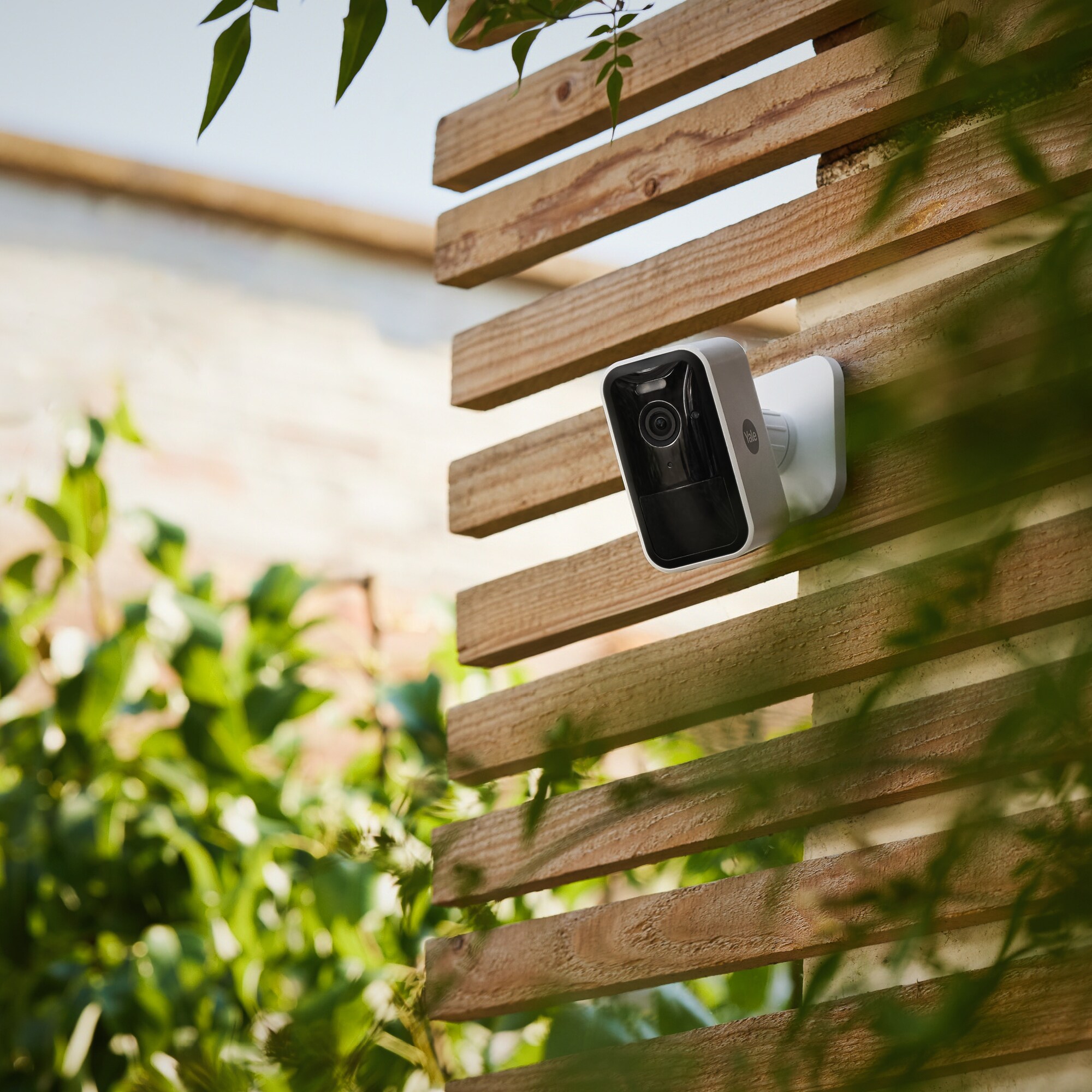 Yale Smart Outdoor Camera - Kabellose WLAN Außen-Überwachungskamera mit Akku