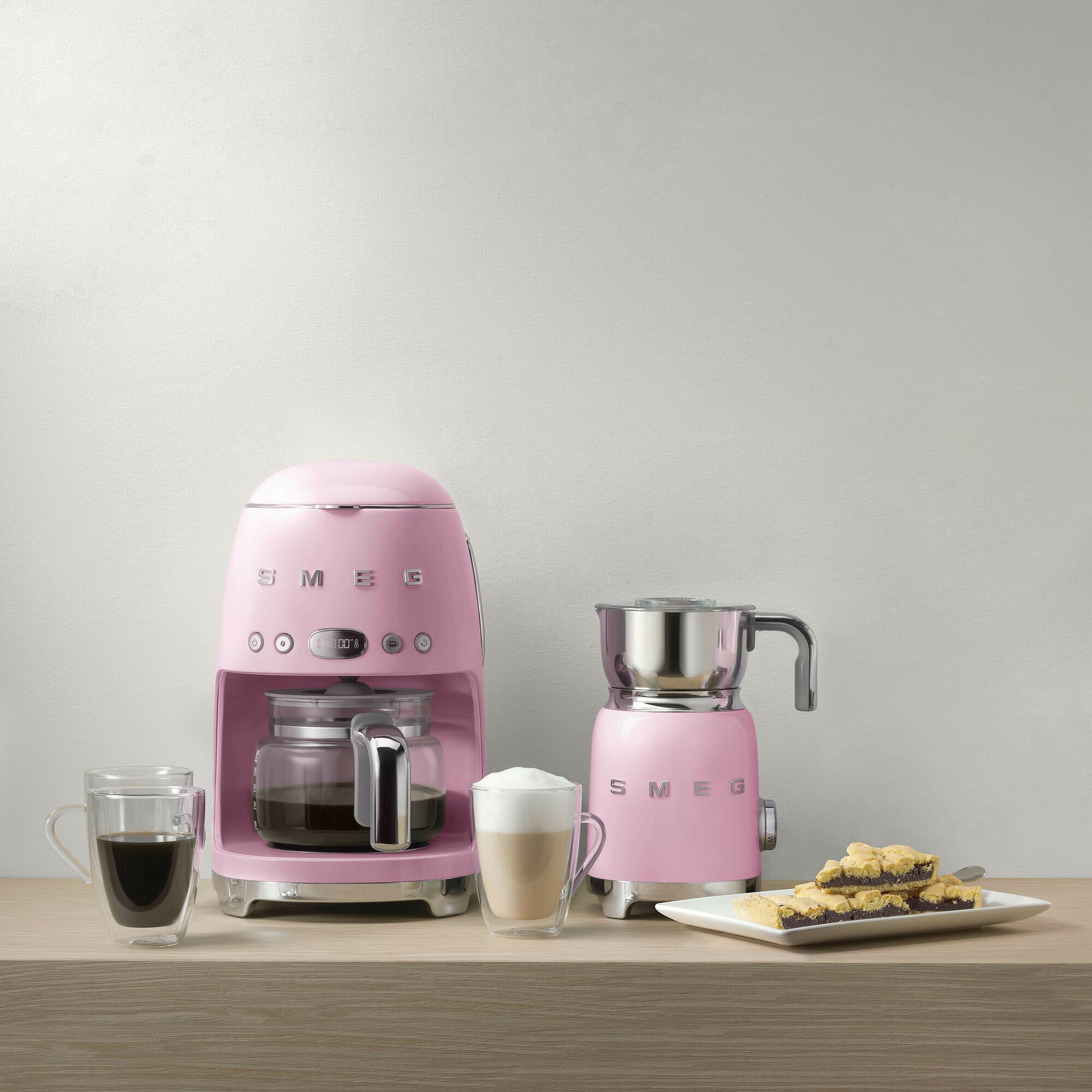 SMEG DCF02PKEU 50s Style Filterkaffeemaschine Cadillac Pink