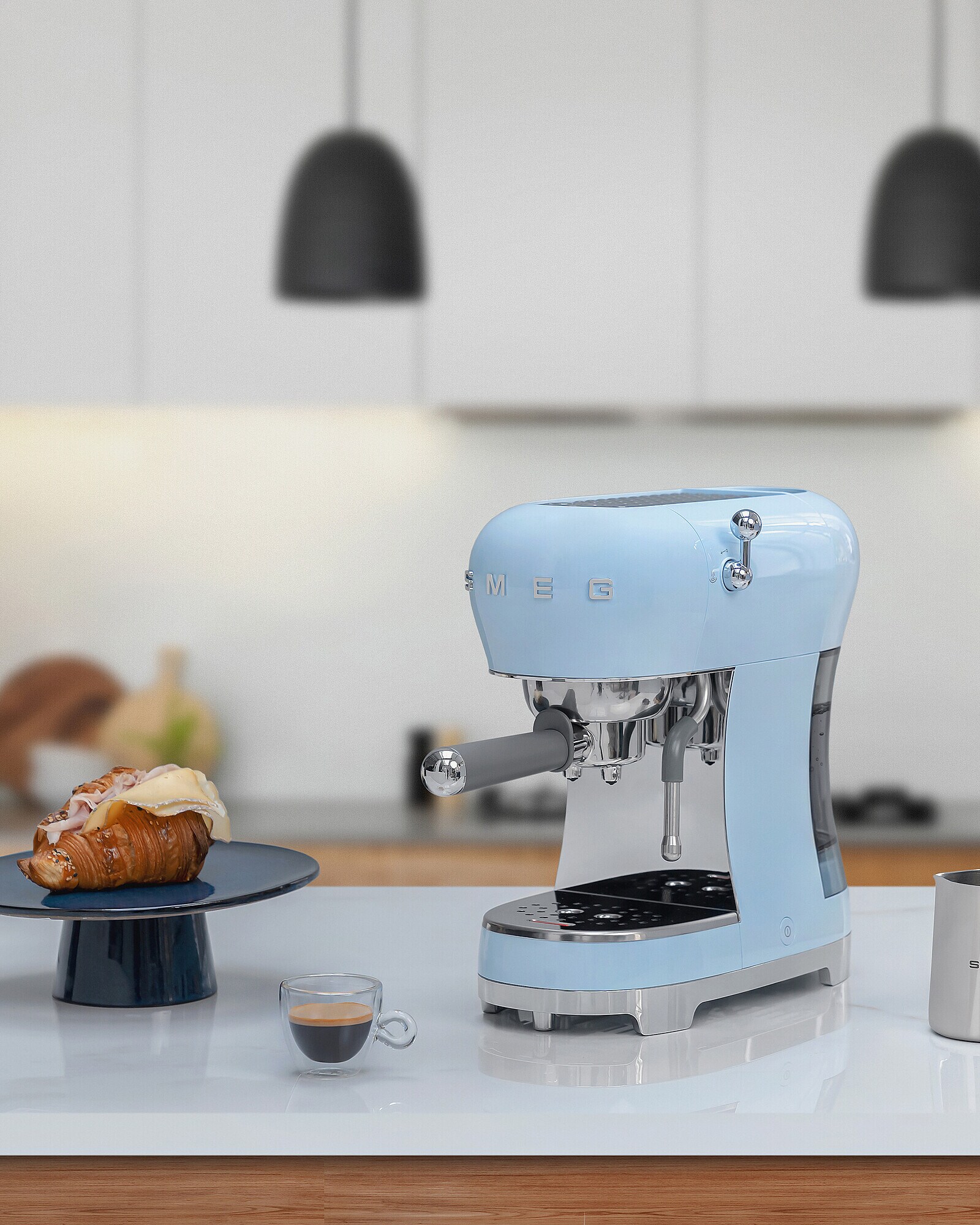 SMEG ECF02PBEU 50s Style Espresso-Kaffeemaschine Pastellblau