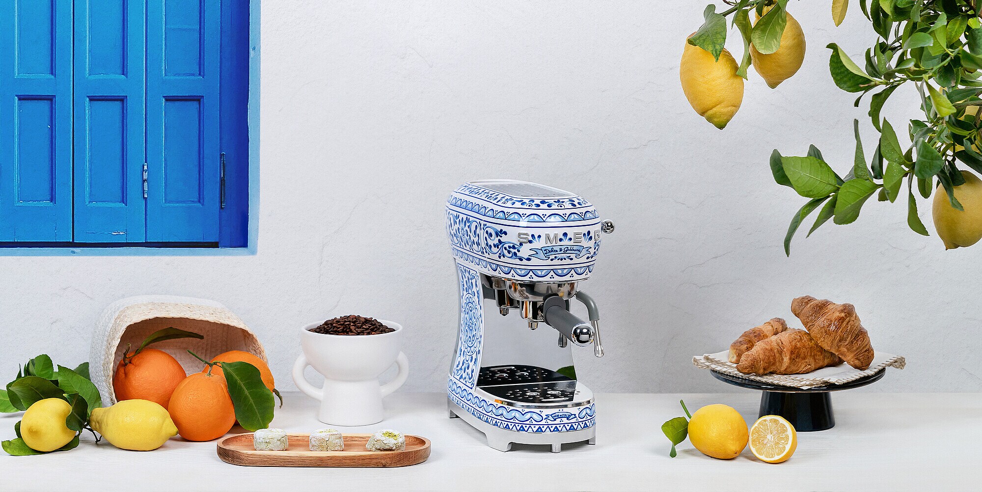 SMEG ECF02DGBEU Dolce &amp; Gabbana Espresso-Kaffeemaschine Blu Mediterraneo