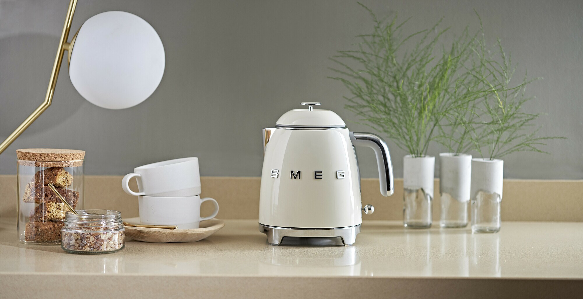 SMEG KLF05CREU 50s Style Mini-Wasserkocher Creme