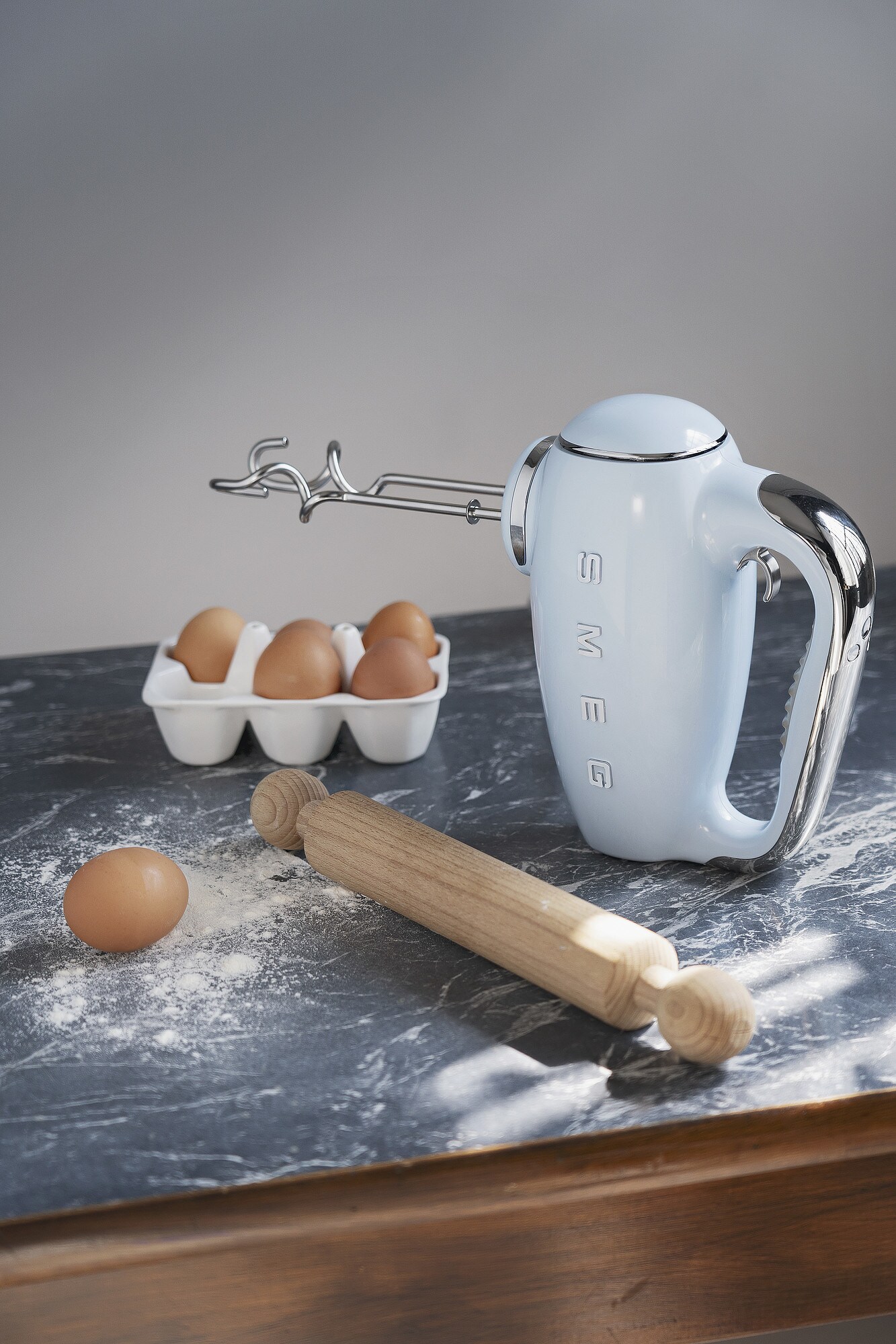 SMEG HMF01PBEU 50s Style Handmixer Pastellblau