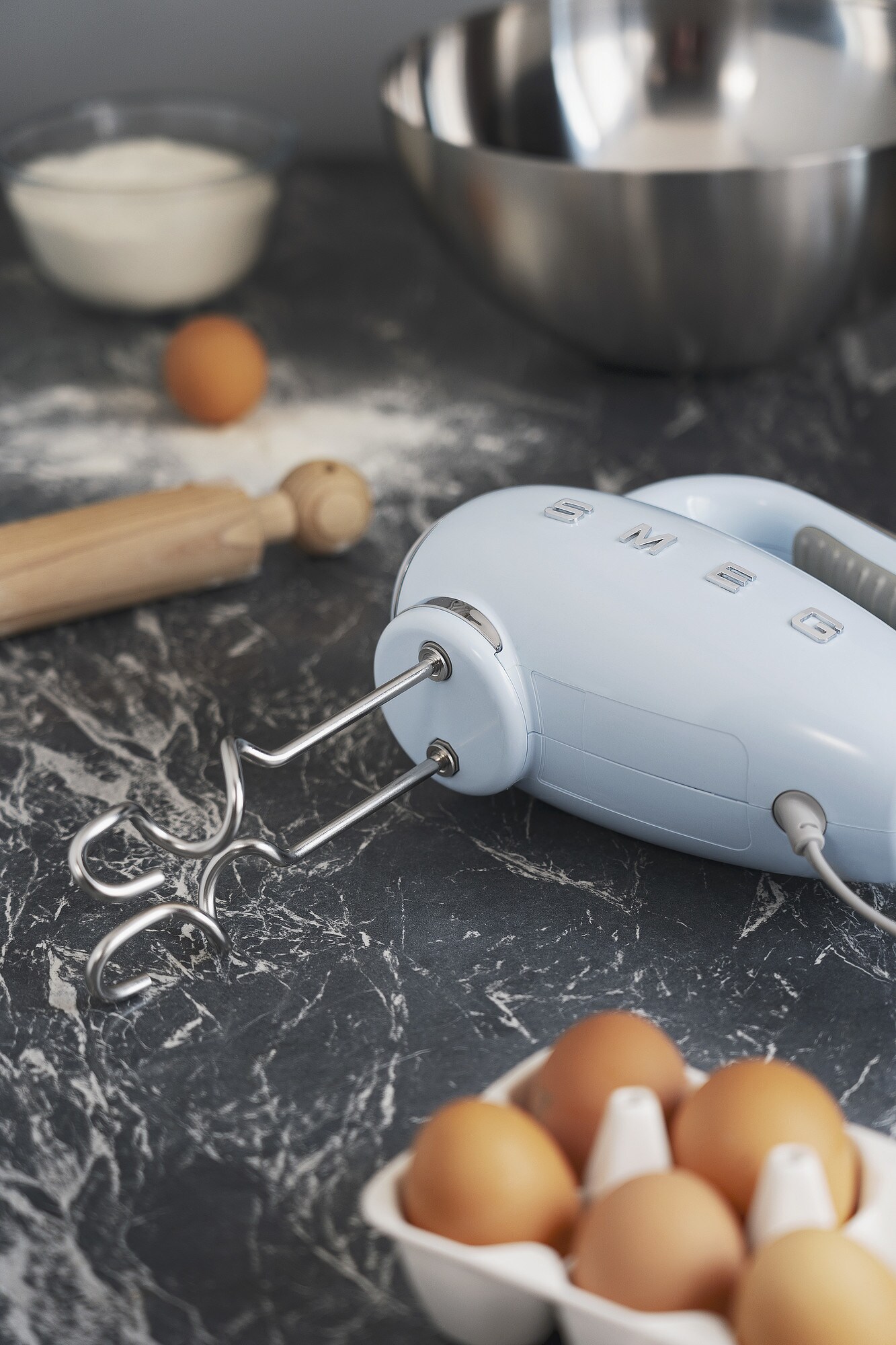 SMEG HMF01PBEU 50s Style Handmixer Pastellblau