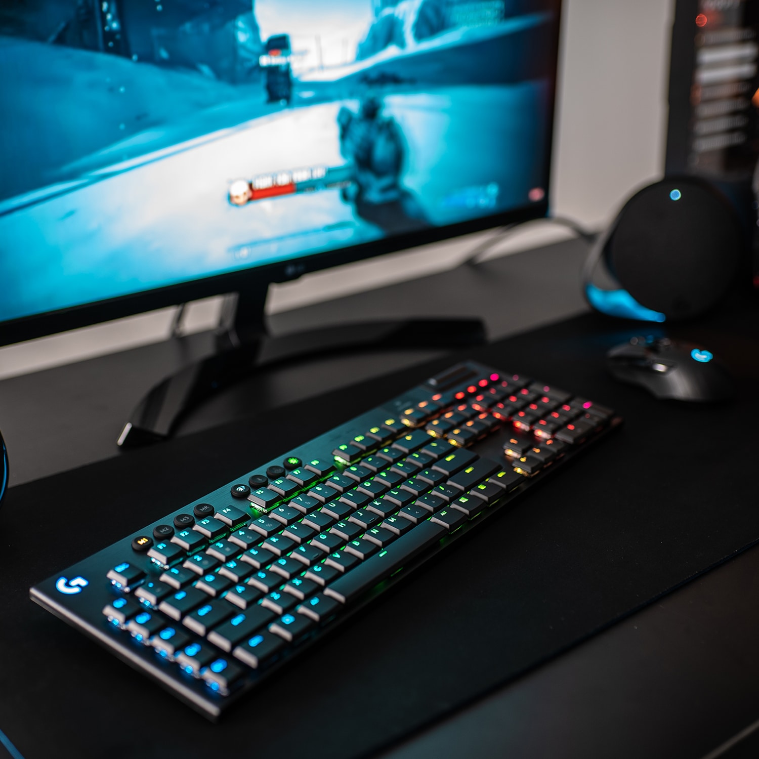 Logitech G915 LIGHTSPEED Linear Kabellose Mechanische RGB Gaming Tastatur