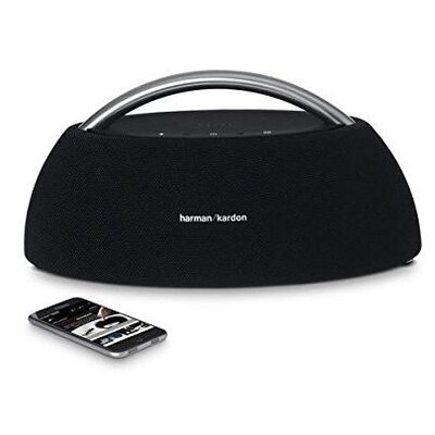 TS ES günstig Kaufen-Harman Kardon Go + Play Tragbarer Bluetooth-Lautsprecher Schwarz. Harman Kardon Go + Play Tragbarer Bluetooth-Lautsprecher Schwarz <![CDATA[• Kabelloses Bluetooth-Streaming • Wiederaufladbarer Akku • Dual-Mikrofon-Konferenzsystem • Kabelloser Dual