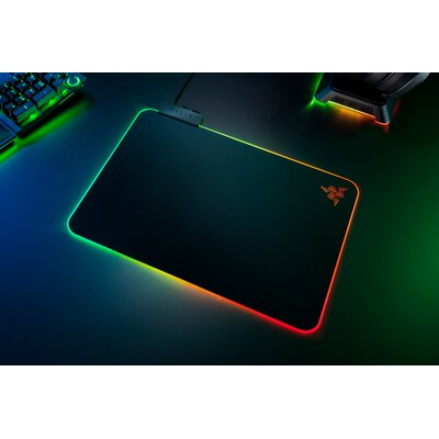 for HR günstig Kaufen-RAZER FIREFLY V2 Hard Gaming Mauspad. RAZER FIREFLY V2 Hard Gaming Mauspad <![CDATA[• Optimiertes größeres Format für noch bessere Kontrolle • Mikrotexturierte Oberfläche • Umlaufende Kantenbeleuchtung • ür noch mehr Gaming-Komfort • Abmess