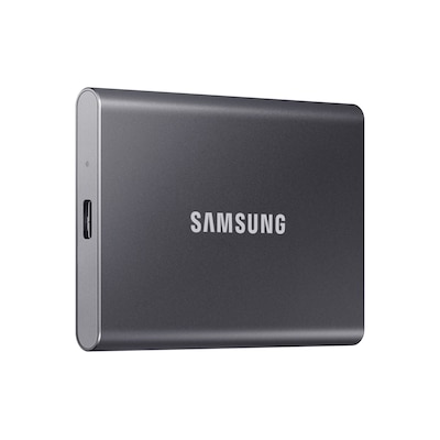 Portable Typ günstig Kaufen-Samsung Portable SSD T7 1 TB USB 3.2 Gen2 Typ-C Titan Gray PC/Mac. Samsung Portable SSD T7 1 TB USB 3.2 Gen2 Typ-C Titan Gray PC/Mac <![CDATA[• 1 TB (8 mm Bauhöhe, V-NAND mit NVMe) • Maximale Lese-/Schreibgeschwindigkeit: 1.050 MB/s / 1.000 MB/s • 