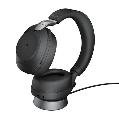 Streifen,schwarz günstig Kaufen-Jabra Evolve 2 85 UC Stand Wireless Bluetooth Headset schwarz USB-C Ladestation. Jabra Evolve 2 85 UC Stand Wireless Bluetooth Headset schwarz USB-C Ladestation <![CDATA[• Geräuschisolierendes Design für mehr Konzentration, 40mm Lautsprecher • aktiv