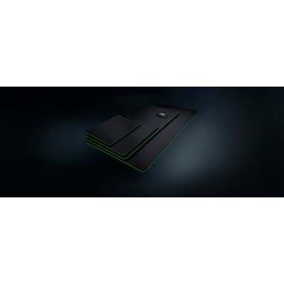 Pad Gaming günstig Kaufen-RAZER Gigantus V2 Gaming Mauspad. RAZER Gigantus V2 Gaming Mauspad <![CDATA[• Texturierte Stoff-Oberfläche aus Mikrofasergewebe • Dicker, hoch verdichteter Schaumstoff • Rutschfeste Unterseite]]>. 