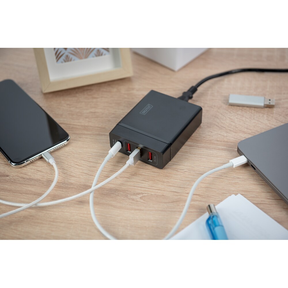 DIGITUS Universal 4-Port USB-Ladeadapter 3x USB-A/1x USB-C Bu. schwarz