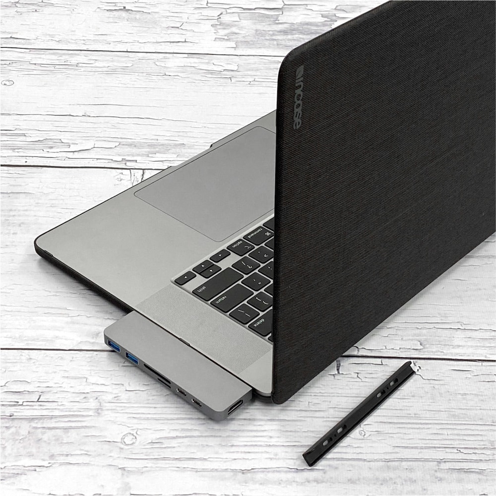 Hyper DUO 7-in-2 MacBook Pro Hub Grau