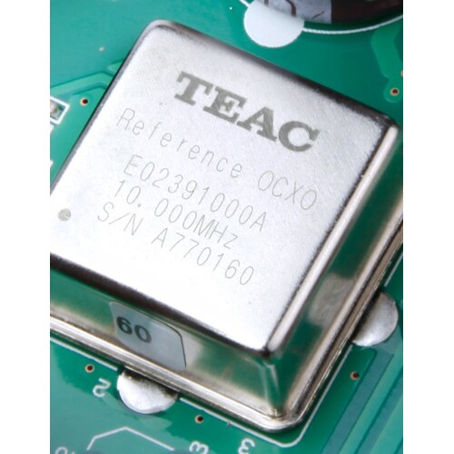 TEAC CG-10M Master-Taktgenerator Silber