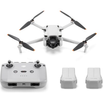Mini Me günstig Kaufen-DJI Mini 3 Drohne Fly More Combo. DJI Mini 3 Drohne Fly More Combo <![CDATA[• Leichter als 249 g • Flugfähig bis Windstärke 5 (38 km/h) • 4K HDR-Video • Längere Akkulaufzeit • Echte vertikale Aufnahmen, inkl. RC-N1 Fernsteuerung + Zubehör]]>