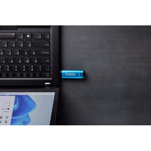 Kingston 8 GB IronKey Vault Privacy 50C Verschlüsselter USB-Stick Metall USB 3.2