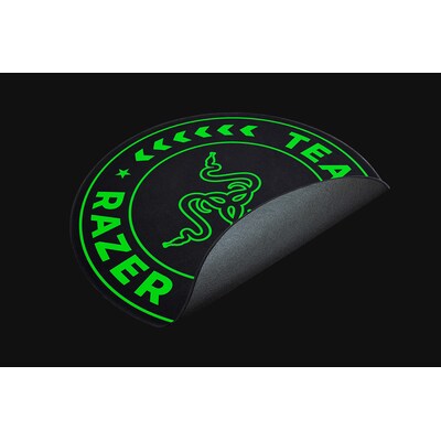 Razer günstig Kaufen-TEAM RAZER FLOOR RUG flexible/weiche Matte für deinen Gaming Chair. TEAM RAZER FLOOR RUG flexible/weiche Matte für deinen Gaming Chair <![CDATA[• Glatte, ebene Oberfläche • Rutschfeste Unterseite • Leicht zu reinigen]]>. 