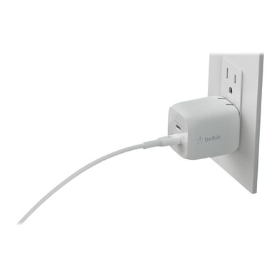 Von den günstig Kaufen-Belkin 65W Dual USB-C Ladegerät, Power Deliver, PPS, weiß + 2m USB-C/USB-C Kabel. Belkin 65W Dual USB-C Ladegerät, Power Deliver, PPS, weiß + 2m USB-C/USB-C Kabel <![CDATA[• Gleichzeitiges Laden von zwei kompatiblen Geräten • Komp