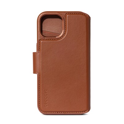 Leder kompatibel günstig Kaufen-Decoded Leather Detachable Wallet für iPhone 15 Tan. Decoded Leather Detachable Wallet für iPhone 15 Tan <![CDATA[• Kompatibel mit dem iPhone 15 • 2-in-1-Echtlederhülle mit abnehmbarer Brieftasche für Rundumschutz • Kompatibel mit MagSaf