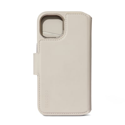 Wallet günstig Kaufen-Decoded Leather Detachable Wallet für iPhone 15 Clay. Decoded Leather Detachable Wallet für iPhone 15 Clay <![CDATA[• Kompatibel mit dem iPhone 15 • 2-in-1-Echtlederhülle mit abnehmbarer Brieftasche für Rundumschutz • Kompatibel mit MagS