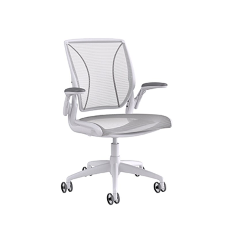 Humanscale World Chair Schreibtischstuhl mit weichen Rollen, weiß