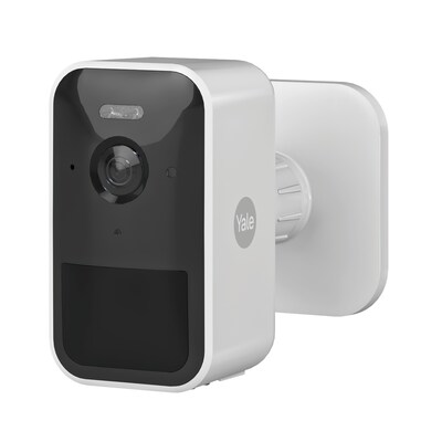 HD WLAN günstig Kaufen-Yale Smart Outdoor Camera - Kabellose WLAN Außen-Überwachungskamera mit Akku. Yale Smart Outdoor Camera - Kabellose WLAN Außen-Überwachungskamera mit Akku <![CDATA[• 1080p-Full-HD-Bild rund um die Uhr mit Live-Ansicht und Nachtsicht 