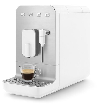 AF 1 günstig Kaufen-SMEG BCC12WHMEU Kompakt-Kaffeevollautomat mit Dampffunktion weiß. SMEG BCC12WHMEU Kompakt-Kaffeevollautomat mit Dampffunktion weiß <![CDATA[• Kaffee, Espresso, Americano, Ristretto, Cappuccino, Latte Macchiatto • Integrierte Kaffeemühle •