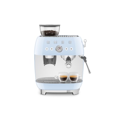 Espresso Maschine günstig Kaufen-SMEG EGF03PBEU 50s Style Siebträgermaschine mit Kaffeemühle Pastellblau. SMEG EGF03PBEU 50s Style Siebträgermaschine mit Kaffeemühle Pastellblau <![CDATA[• Siebträger-Espressomaschine mit integrierter Kaffeemühle • 50s Style Desi